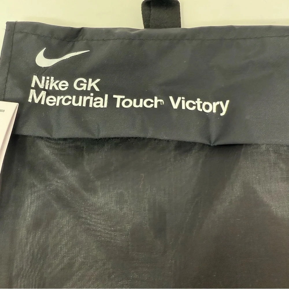 Nike GK Mercurial Touch Victory Soccer Gloves DC1981-101 Size 6 Ivory Neon blue